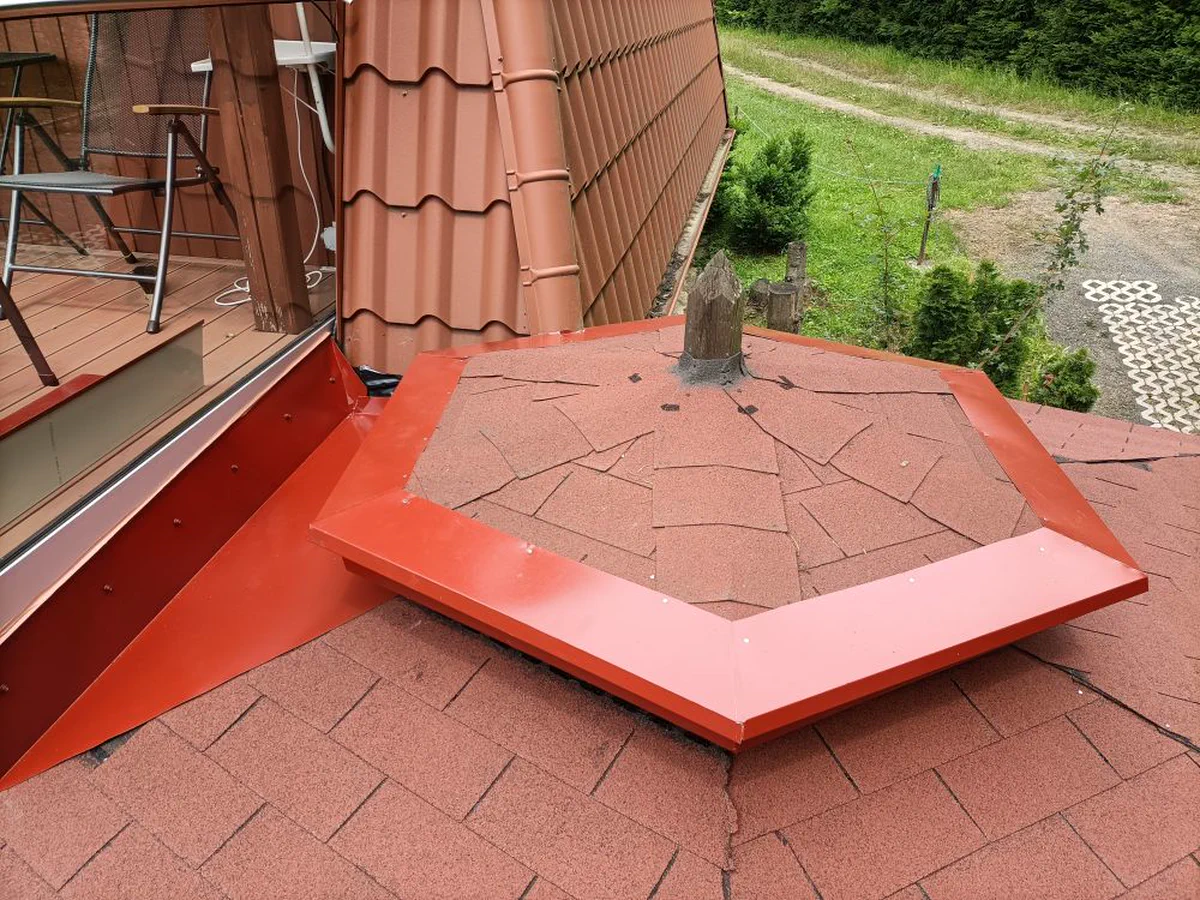 Dokončený strešný detail na realizácii pri Domaši