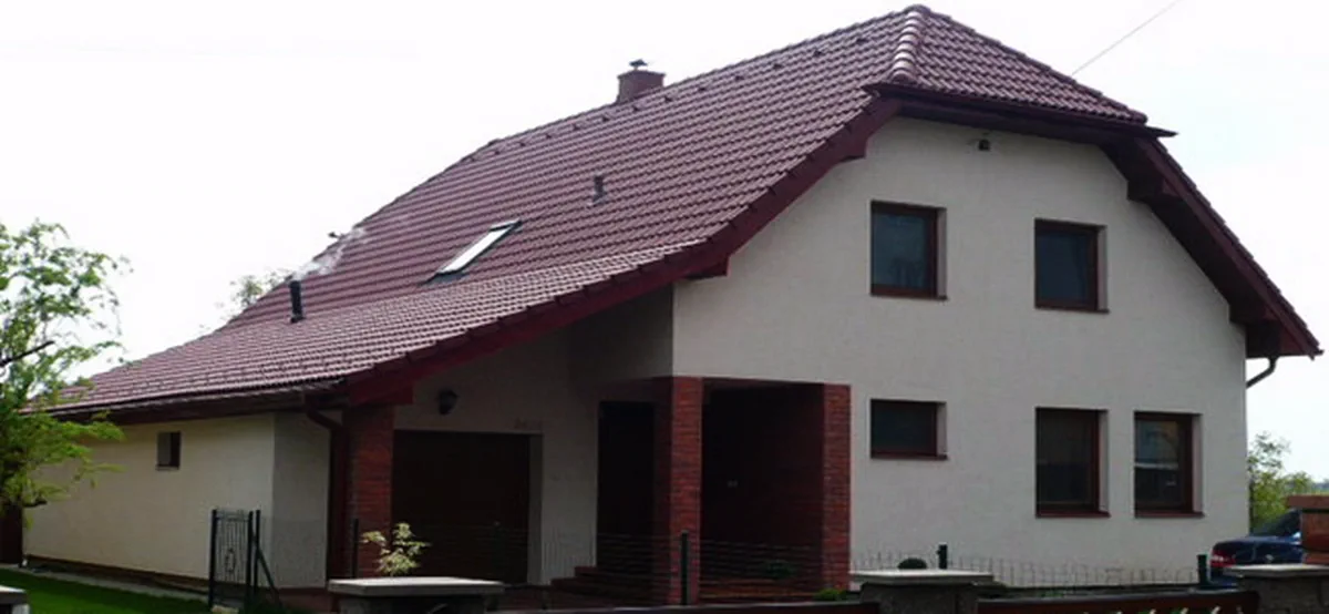 Detail dokončenej strešnej krytiny